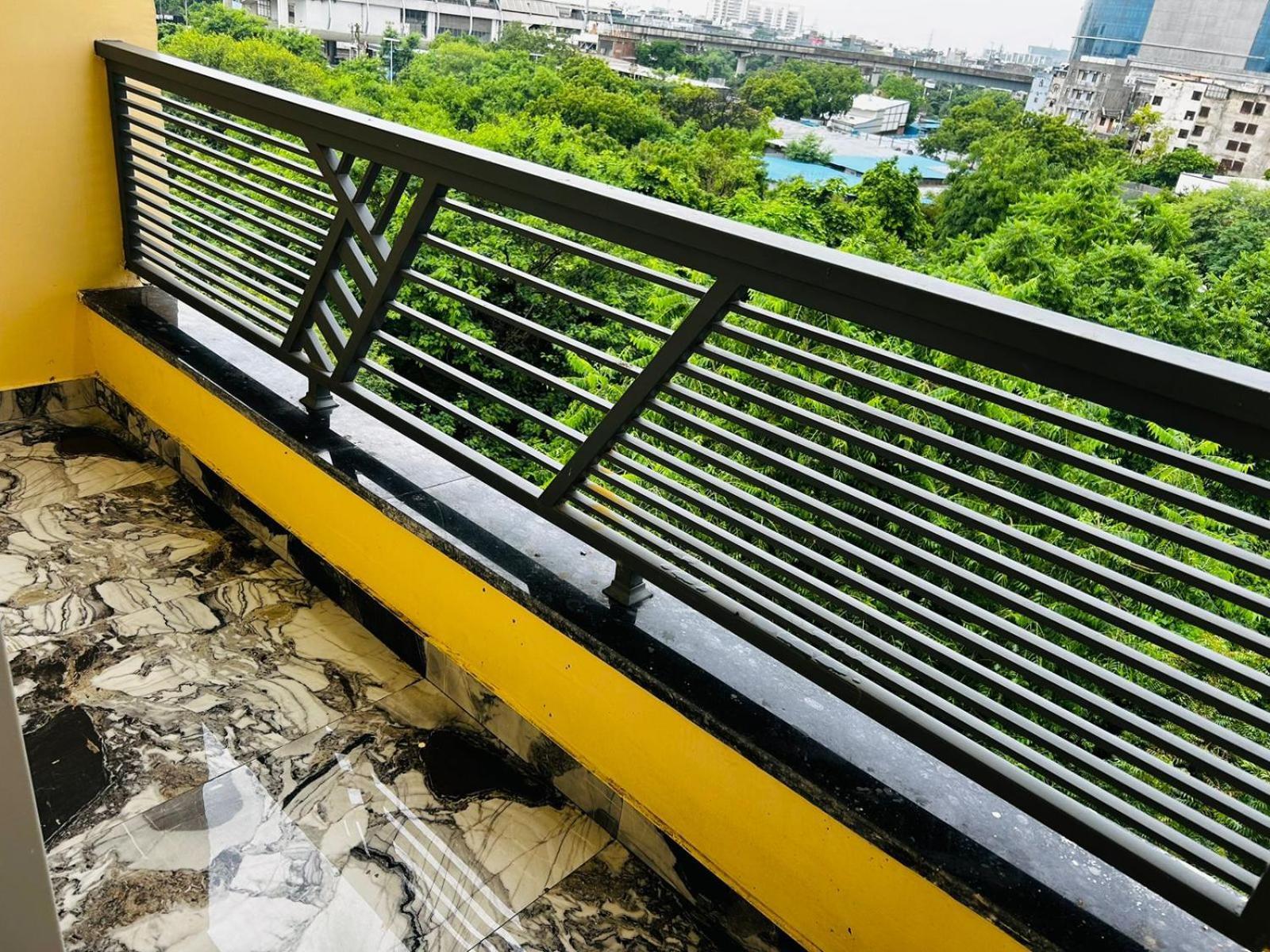 Vibe Communal Living Gurgaon Exteriör bild